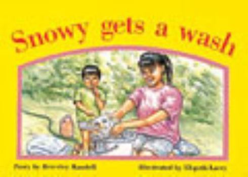 Paperback Snowy gets a wash Book