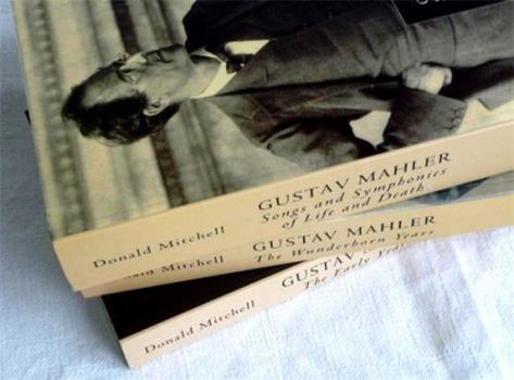Paperback Gustav Mahler [3 Volume Set]: The Early Years, Songs and Symphonies, the Wunderhorn Years Book