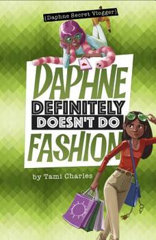 Hardcover Daphne Definitely Doesn't Do Fashion Book