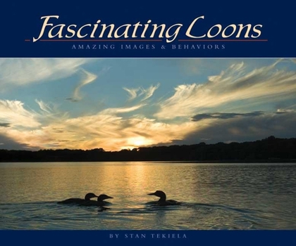 Paperback Fascinating Loons: Amazing Images & Behaviors Book