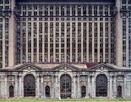 Hardcover Yves Marchand & Romain Meffre: The Ruins of Detroit Book