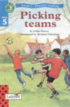 Hardcover Picking Teams - Read with Ladybird [Spanish] Book