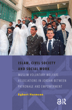 Paperback Islam, Civil Society and Social Work Book
