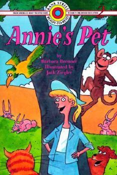 Paperback Annie's Pet Book