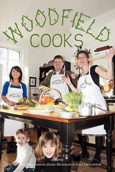 Paperback Woodfield Cooks Book