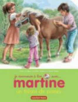 Paperback Martine, un amour de poney [French] Book