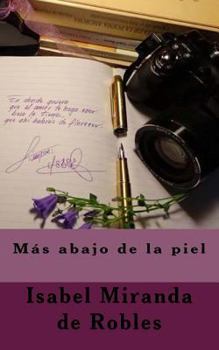 Paperback Mas abajo de la piel [Spanish] Book