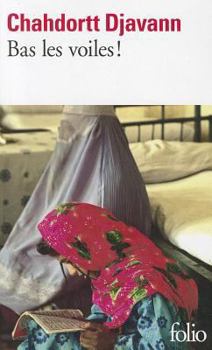 Paperback Bas Les Voiles ! [French] Book