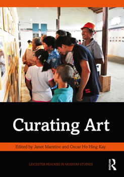 Paperback Curating Art Book