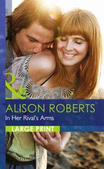 Hardcover In Her Rival's Arms [Large Print] Book