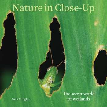 Hardcover Nature in Close Up Book