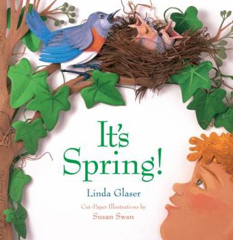 Paperback It's Spring! Book