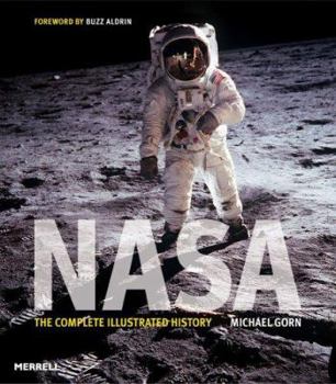 Paperback NASA: The Complete Illustrated History Book