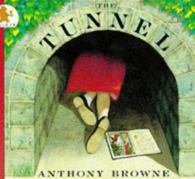 Paperback The Tunnel Book