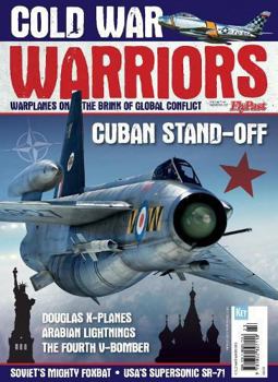 Paperback Cold War Warriors - Warplanes on the Brink of Global Conflict Book