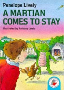 Paperback A Martian Comes to Stay (Red Storybooks) Book