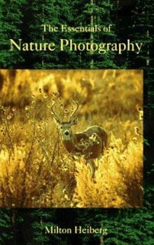 Paperback The Essentials of Nature Photography Book