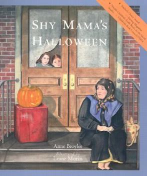 Paperback Shy Mama's Halloween Book