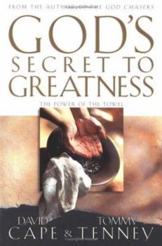 Paperback God's Secret to Greatness: The Power of the Towel Book