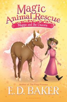 Paperback Magic Animal Rescue: Maggie and the Unicorn Book