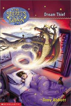 Paperback The Dream Thief (the Secrets of Droon #17) Book