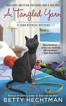 Paperback A Tangled Yarn [Large Print] Book