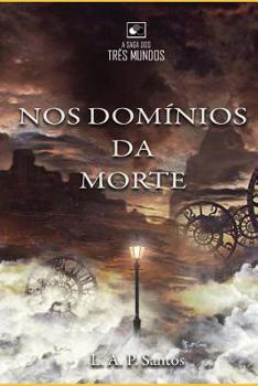 Paperback Nos Domínios da Morte [Portuguese] Book