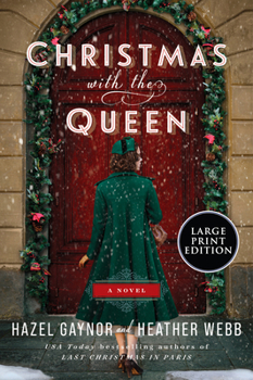 Paperback Christmas with the Queen [Large Print] Book