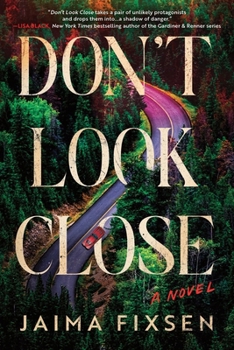 Paperback Don't Look Close Book