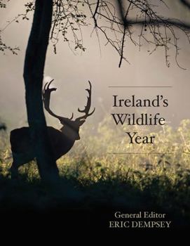 Hardcover Ireland's Wildlife Year Book