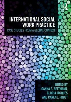 Paperback International Social Work Practice: Case Studies from a Global Context Book