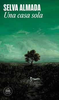 Paperback Una Casa Sola / A Lonely House [Spanish] Book