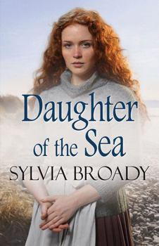 Paperback Daughter of the Sea [Large Print] Book