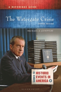 Paperback The Watergate Crisis: A Reference Guide Book