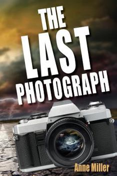 Paperback The Last Photograph Book