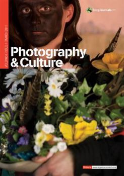 Paperback Photography & Culture, Volume 4, Issue 1 Book