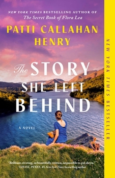 Paperback The Story She Left Behind Book