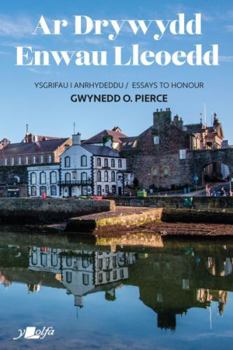 Paperback Ar Drywydd Enwau Lleoedd Book