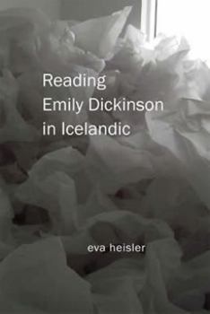 Paperback Reading Emily Dickinson in Icelandic Book