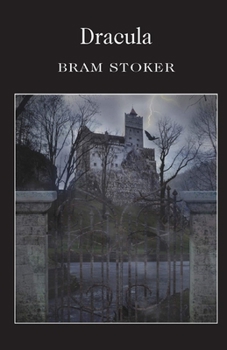 Paperback Dracula Illustrated Book