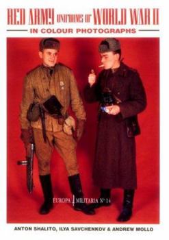 Paperback Red Army Uniforms of World War II in Colour Photographs Book