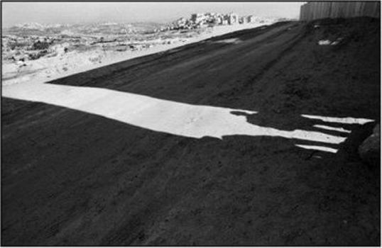 Hardcover Larry Towell: No Man's Land Book