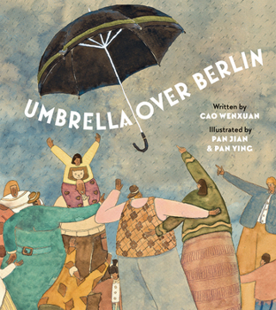 Paperback Umbrella Over Berlin Book