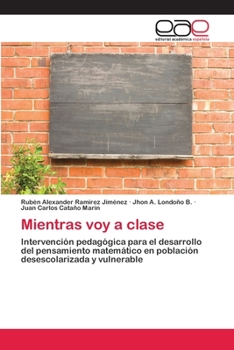 Paperback Mientras voy a clase [Spanish] Book