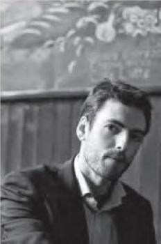 Paperback The Written World: Essays & Reviews Book