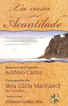 Paperback La Casa del Acantilado [Spanish] Book