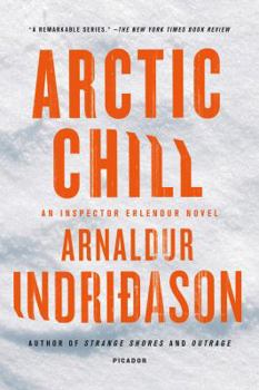 Paperback Arctic Chill: An Inspector Erlendur Novel Book