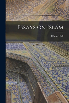 Paperback Essays on Islám Book