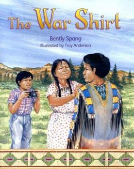 Paperback The war shirt (Greetings!) Book