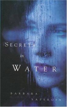 Paperback Secrets in water Book